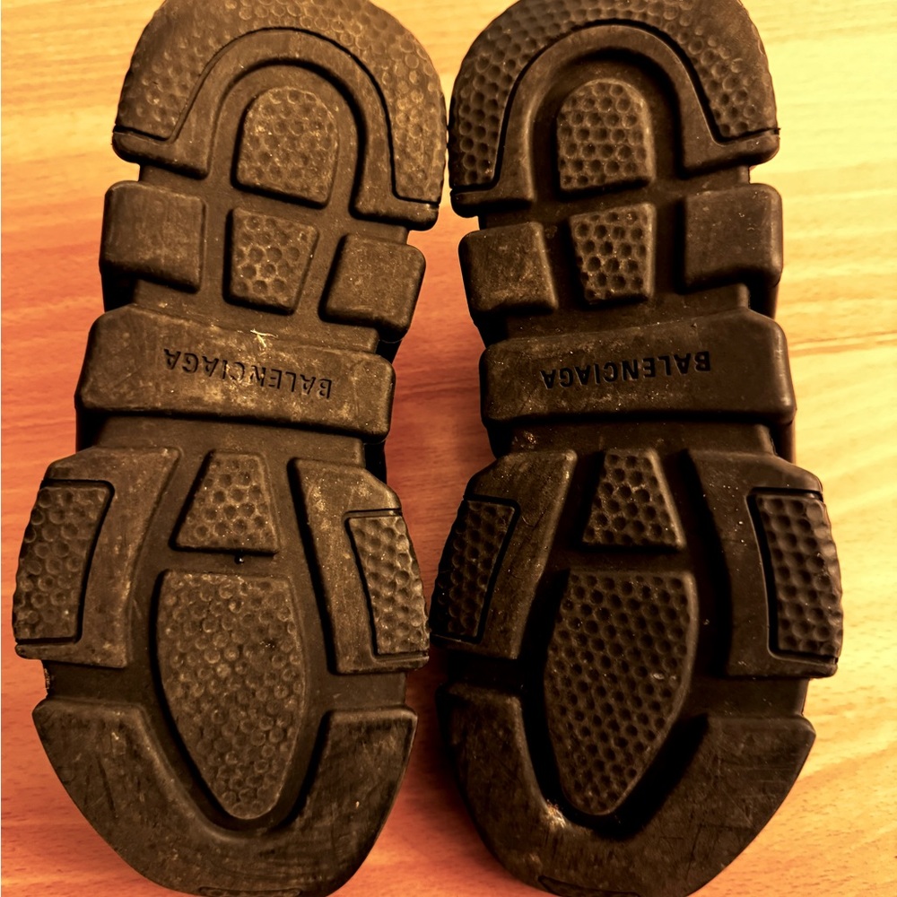 Must go Moving sale! Balenciaga Speed Recycled Knit Sneakers Black - Picture 9 of 11